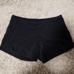 Lululemon run times short